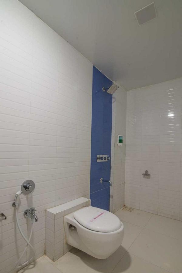 Hotel Satkar Surat Luaran gambar