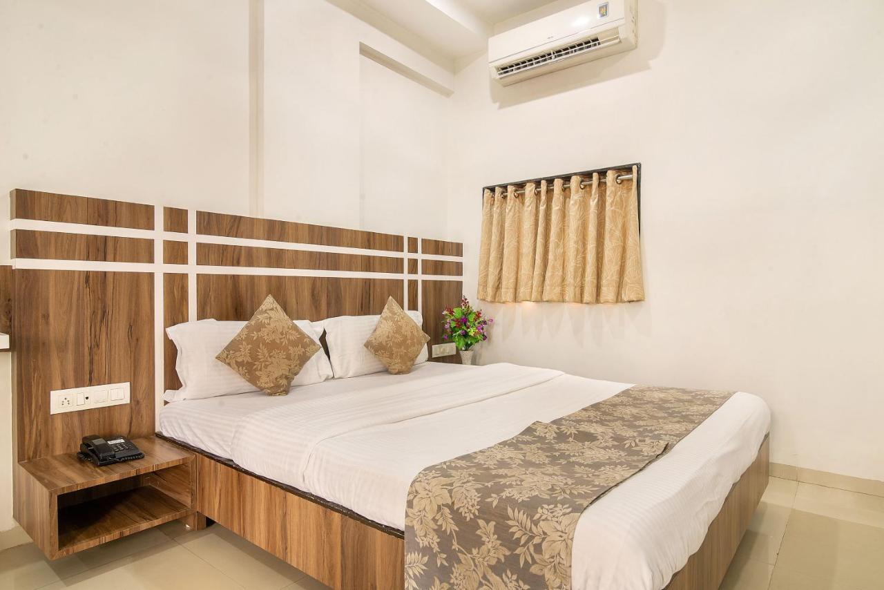 Hotel Satkar Surat Luaran gambar