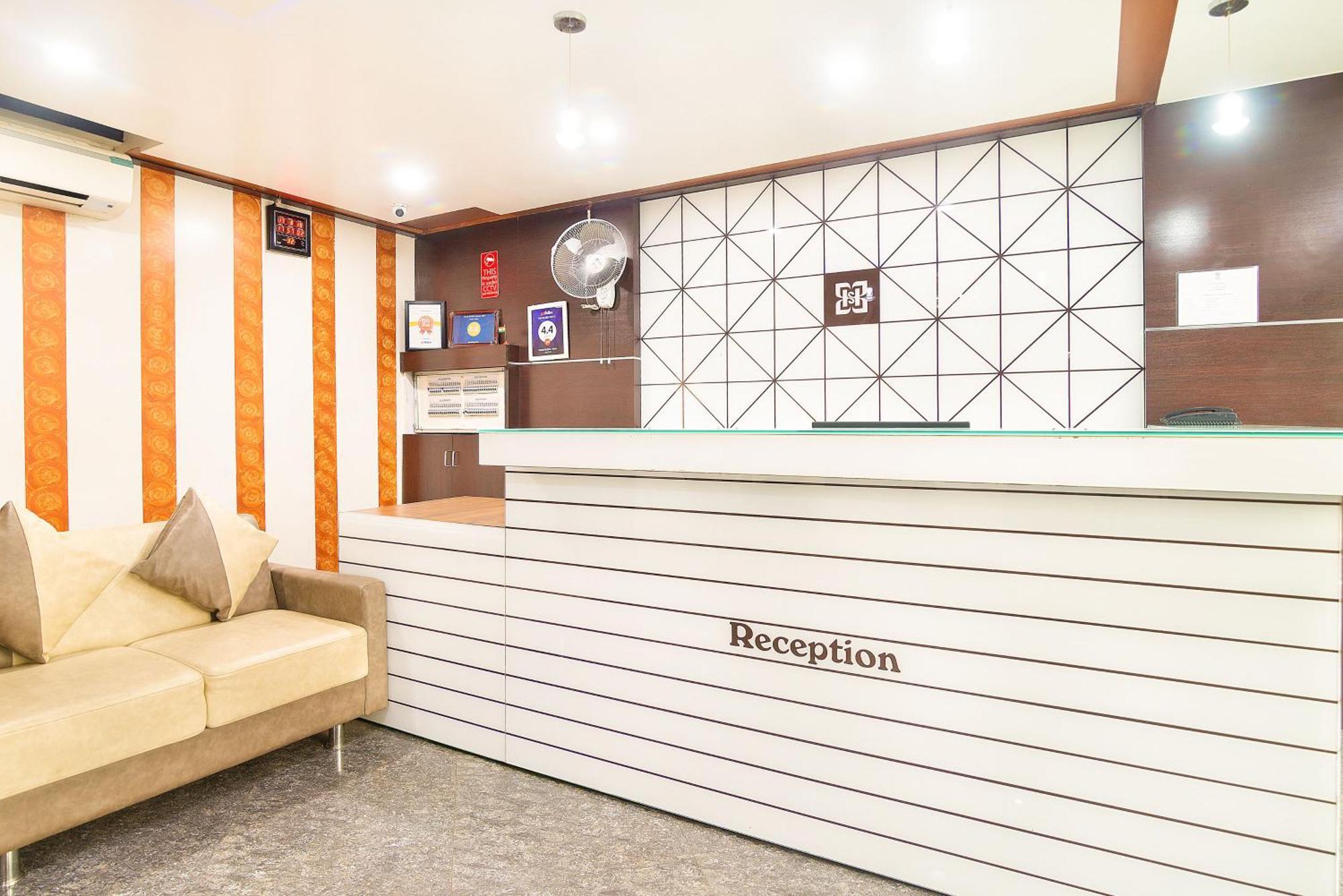 Hotel Satkar Surat Luaran gambar
