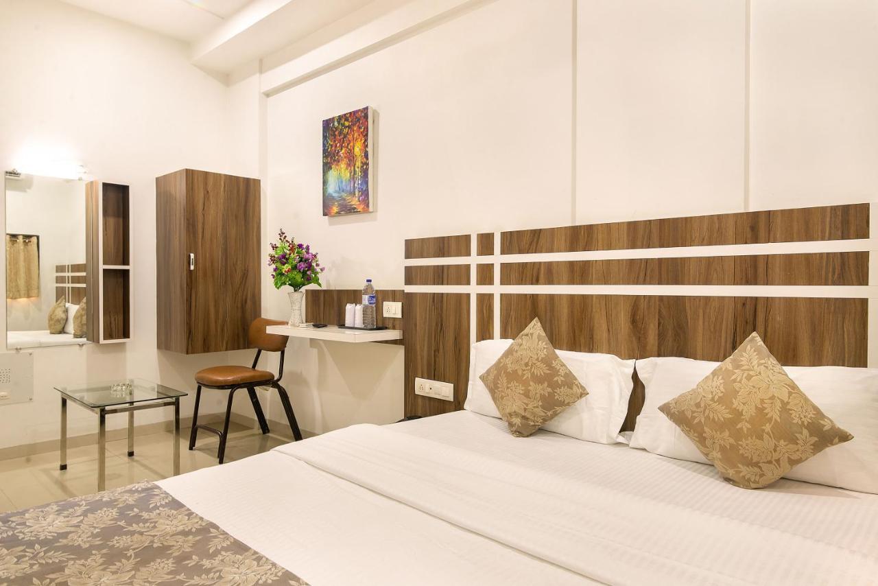 Hotel Satkar Surat Luaran gambar