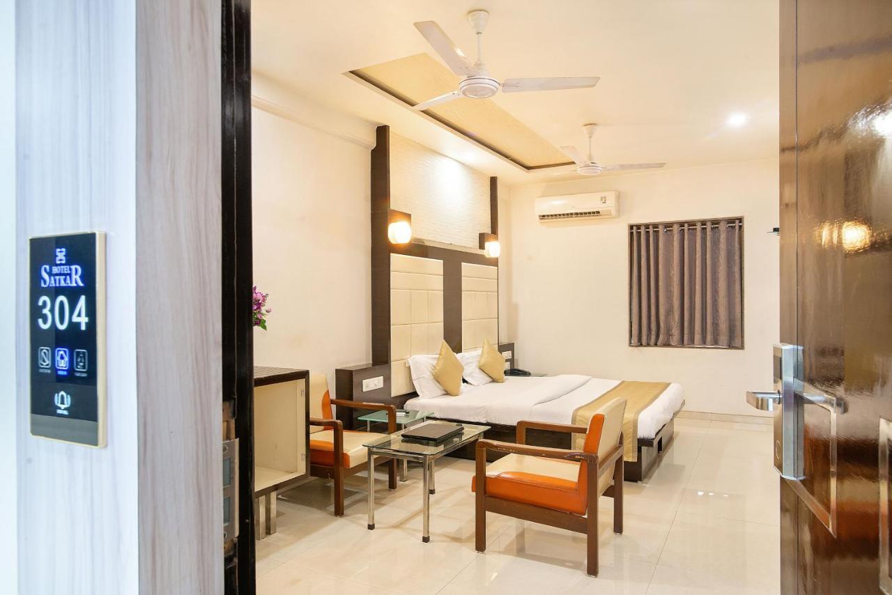 Hotel Satkar Surat Luaran gambar