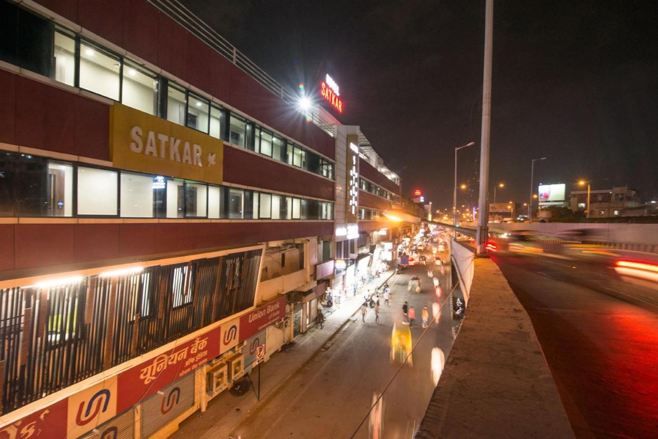 Hotel Satkar Surat Luaran gambar